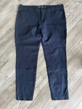 Old Navy Pixie pant, mid rise